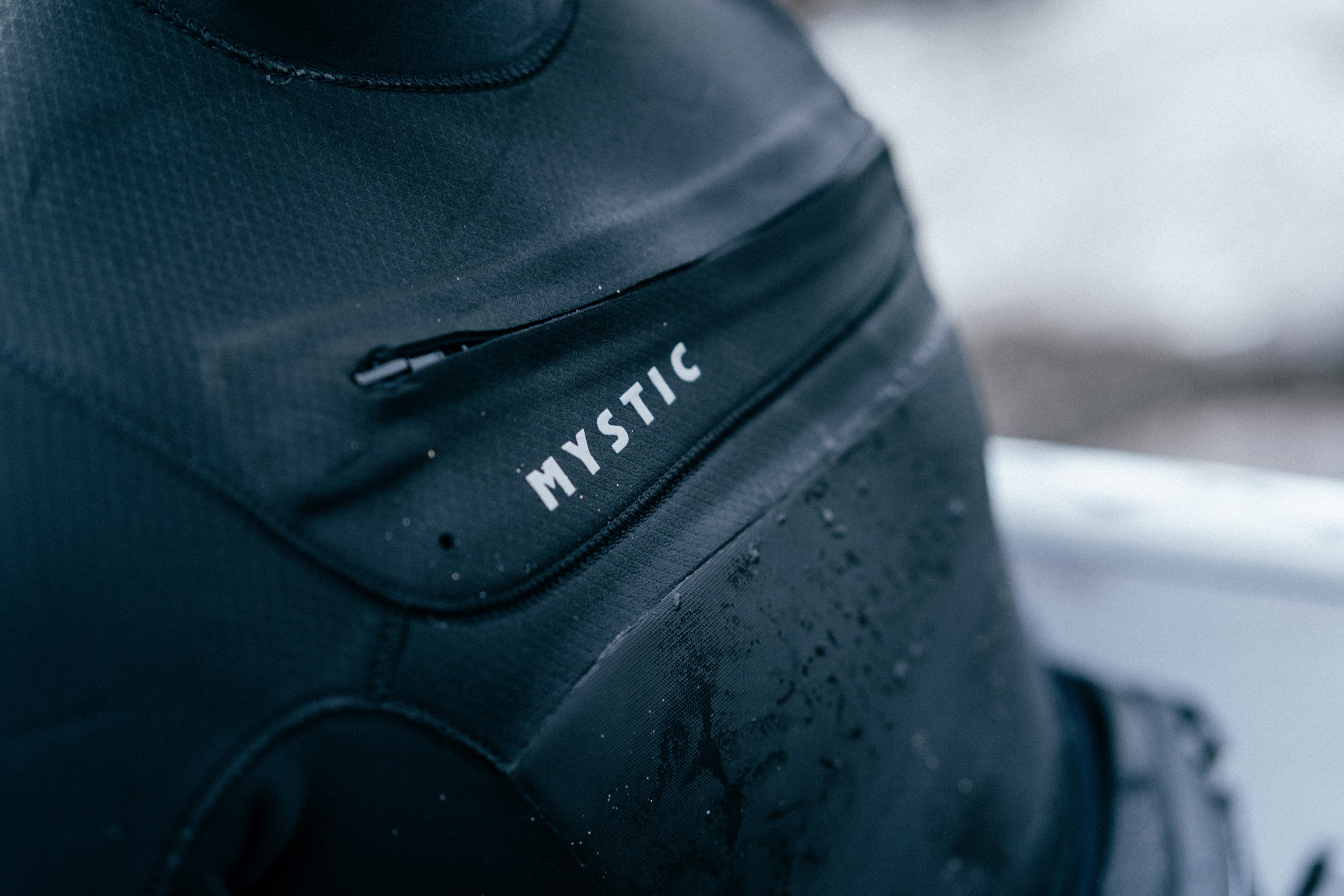 Mystic Voltt Hooded Fullsuit 6/4/3mm Front Zip