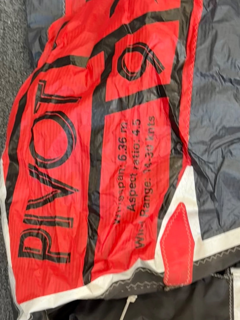 9.0m2 Naish Pivot,  B Condition