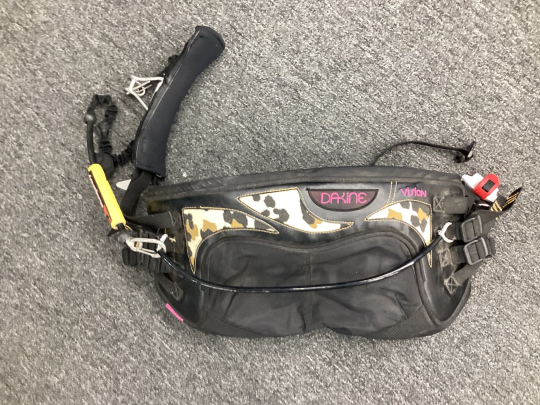 L Dakine Vision Seat Harness +bar,  B- Condition