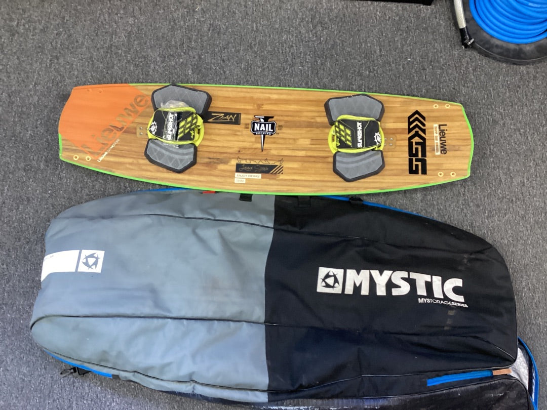 136cm Lieuwe Series Twintip,  B+ Condition