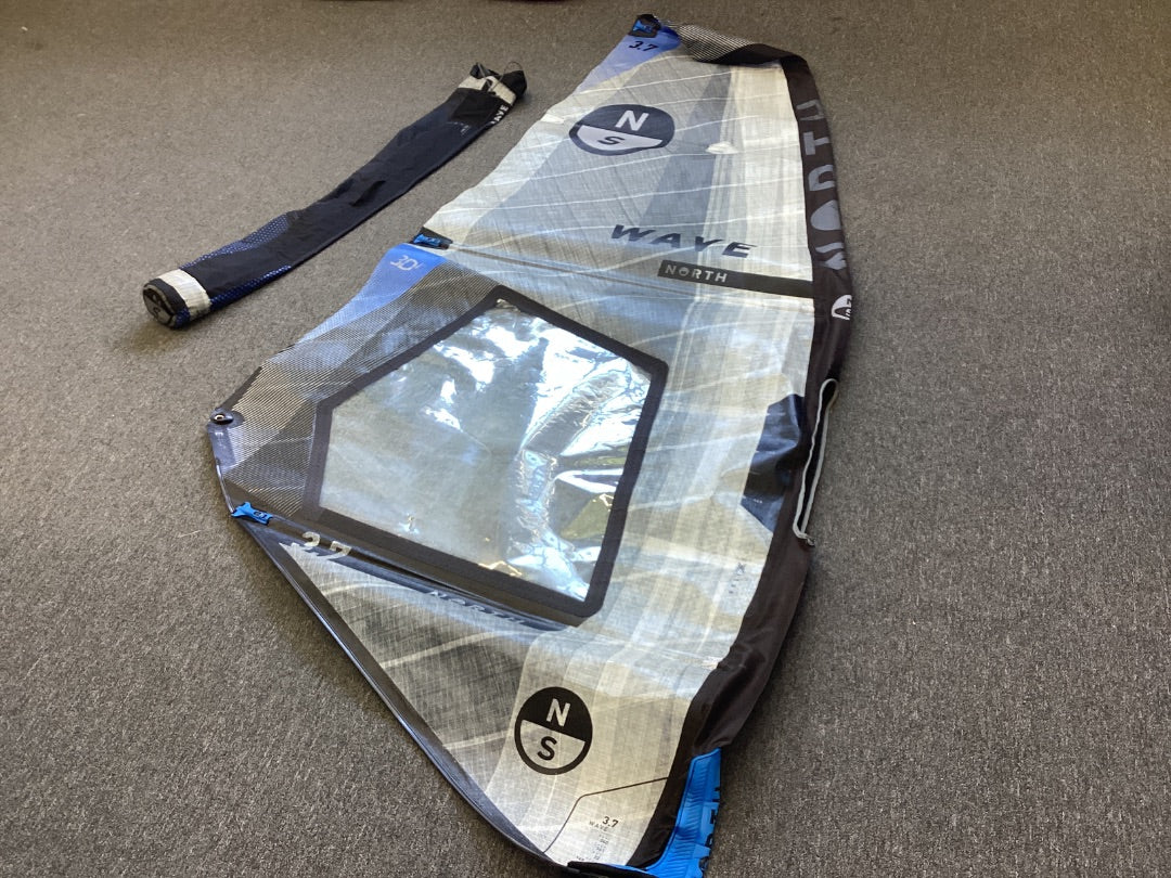 3.7 North Wave,   Condition