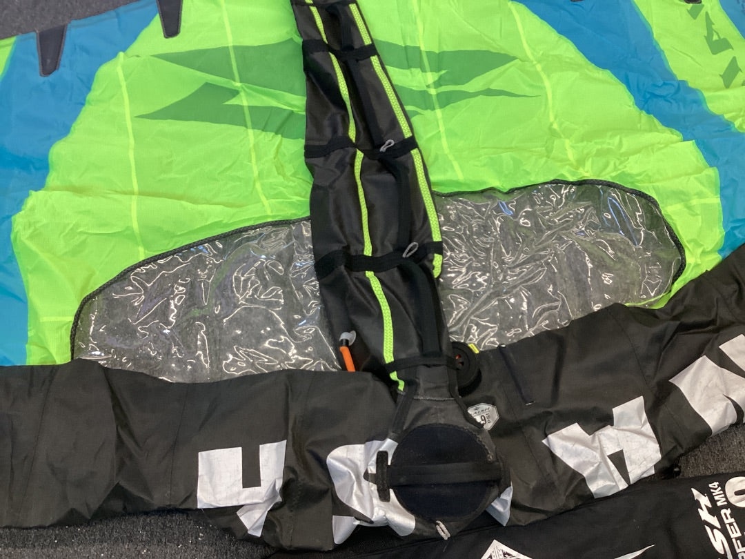 4.0m2 Naish Wing-Surfer MK4,  B+ Condition