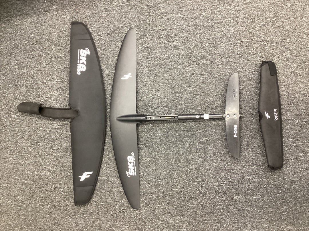 1050cm2, dw210 F-One Sk8,  B+ Condition