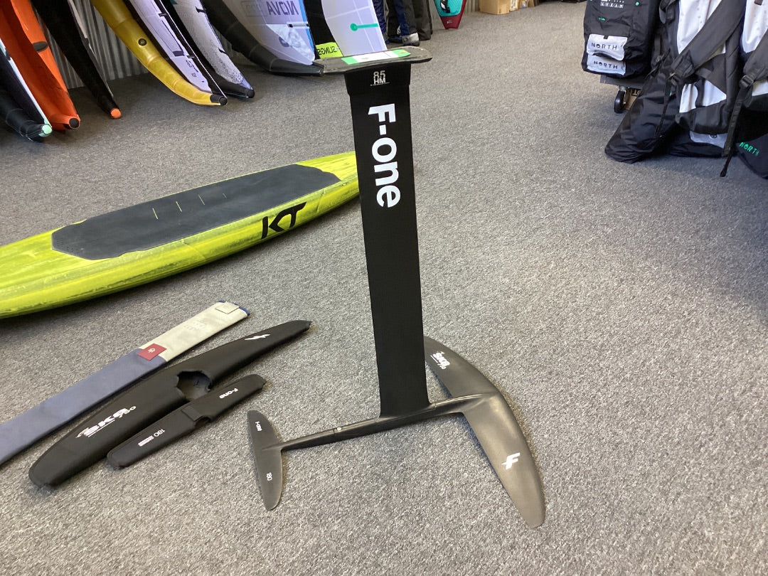 750 SK8 V2 F-One 750 FW, 180 RW, 14mm Carbon Mast,  B+ Condition