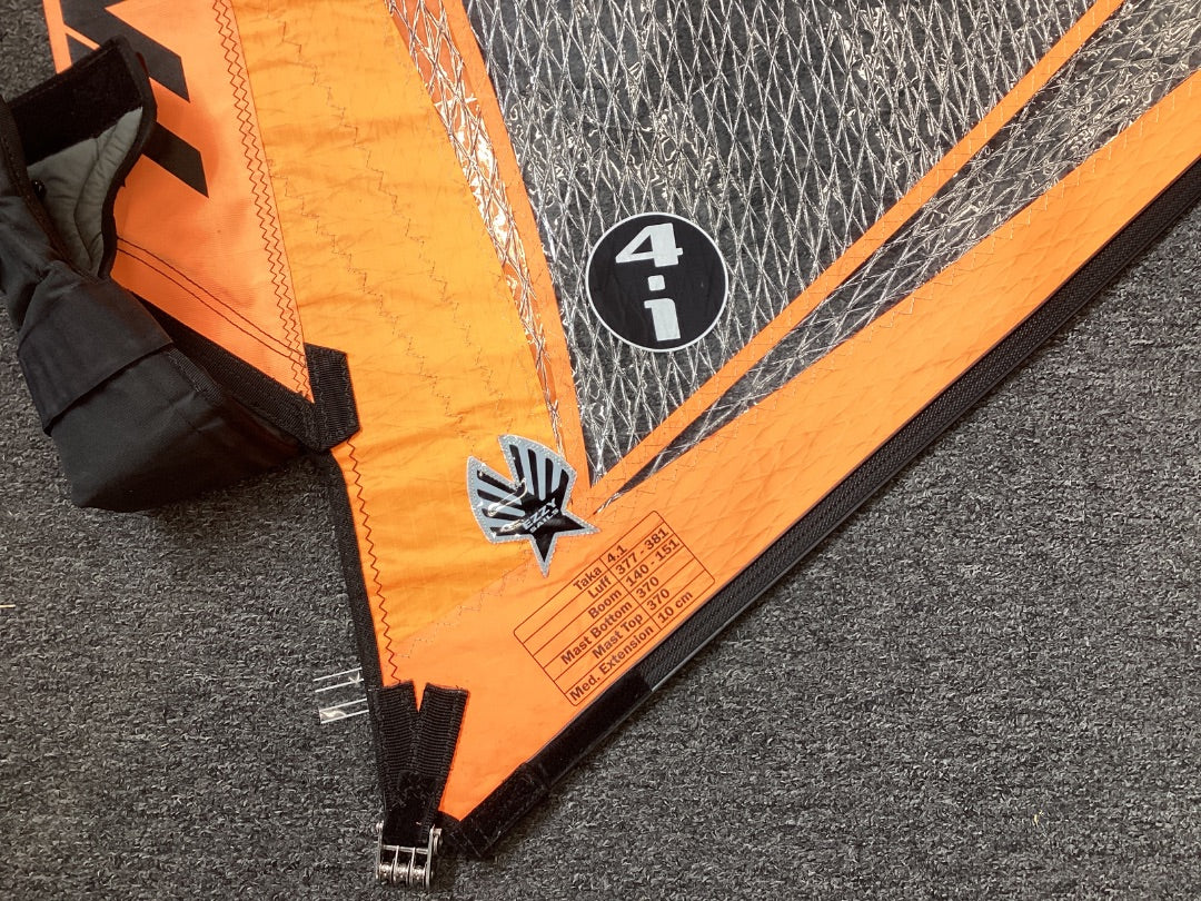 4.1 Ezzy TAKA, 2025 B+ Condition