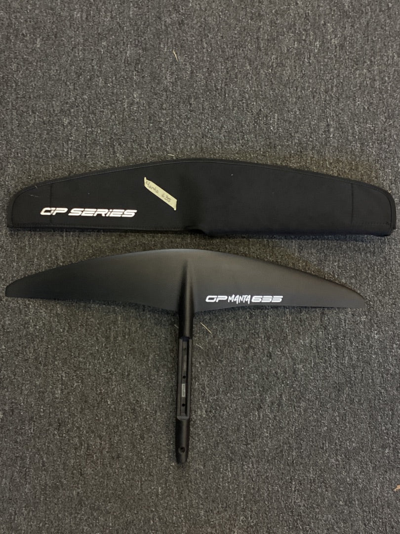 635cm2 F4 Manta 635, 2026 A Condition