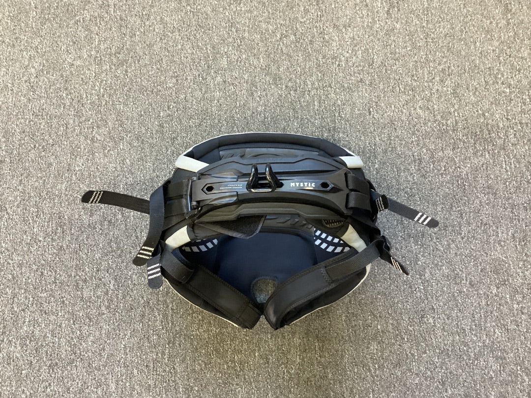 M Dakine Fusion,  B Condition