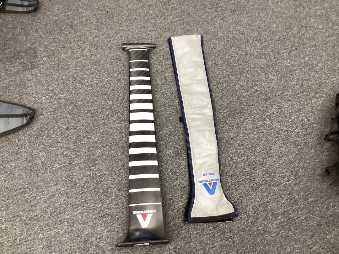 100cm Armstrong Carbon Mast,  B+ Condition