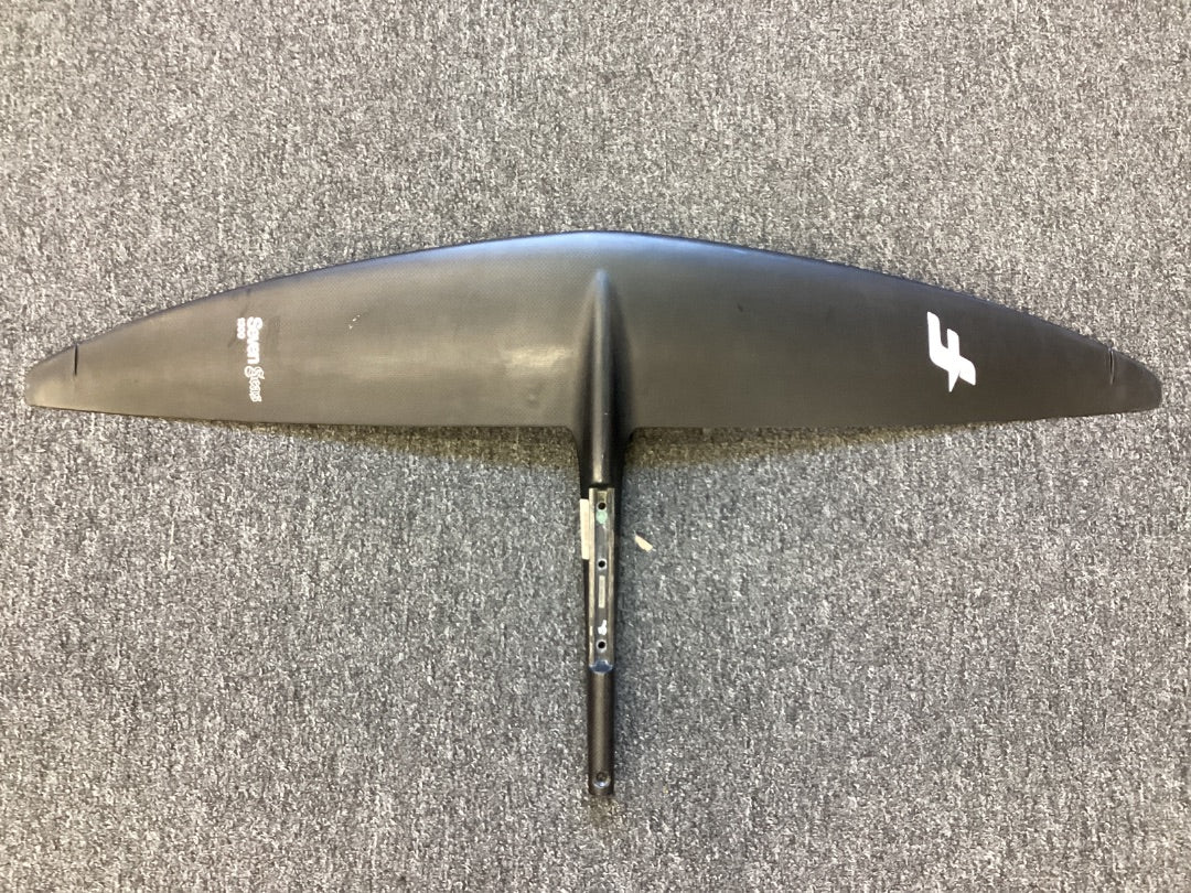 1300cm2 F-One Seven Seas,  B- Condition
