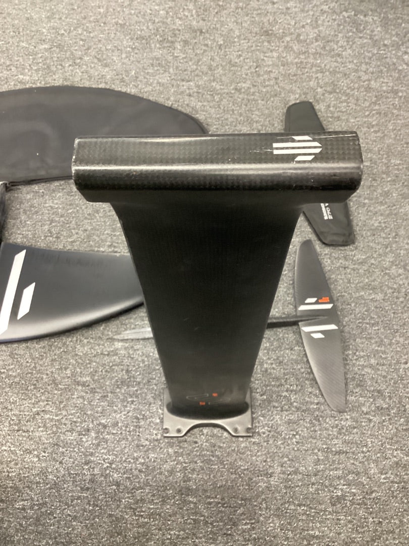 1550 fw, 270 rw, 82 mast Slingshot One Lock Ease Carbon,  B Condition