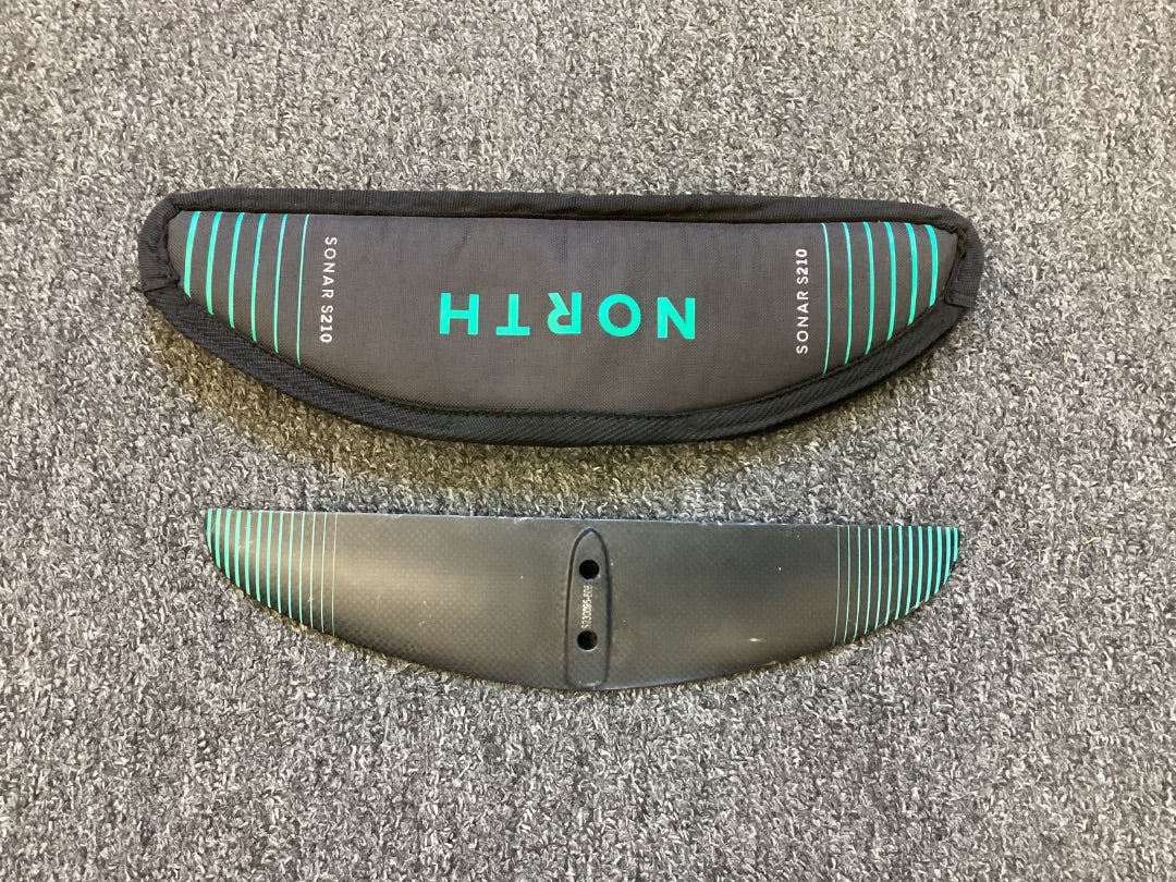 210cm2 North Sonar S210, 2025/26 B Condition