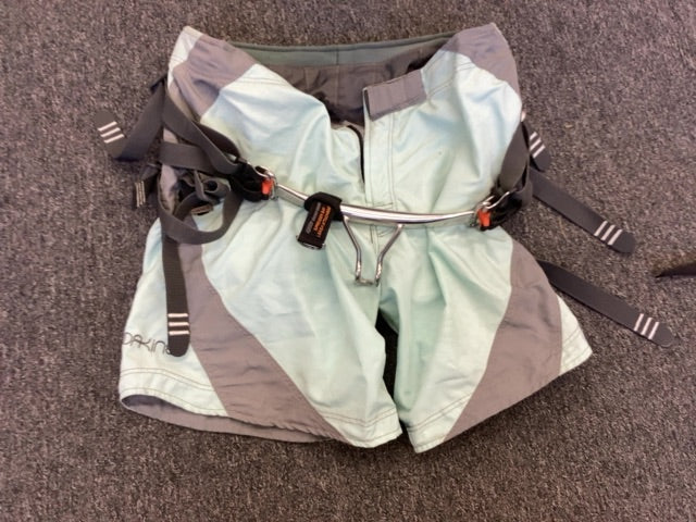 10 Dakine Nitrous Harness,  B Condition