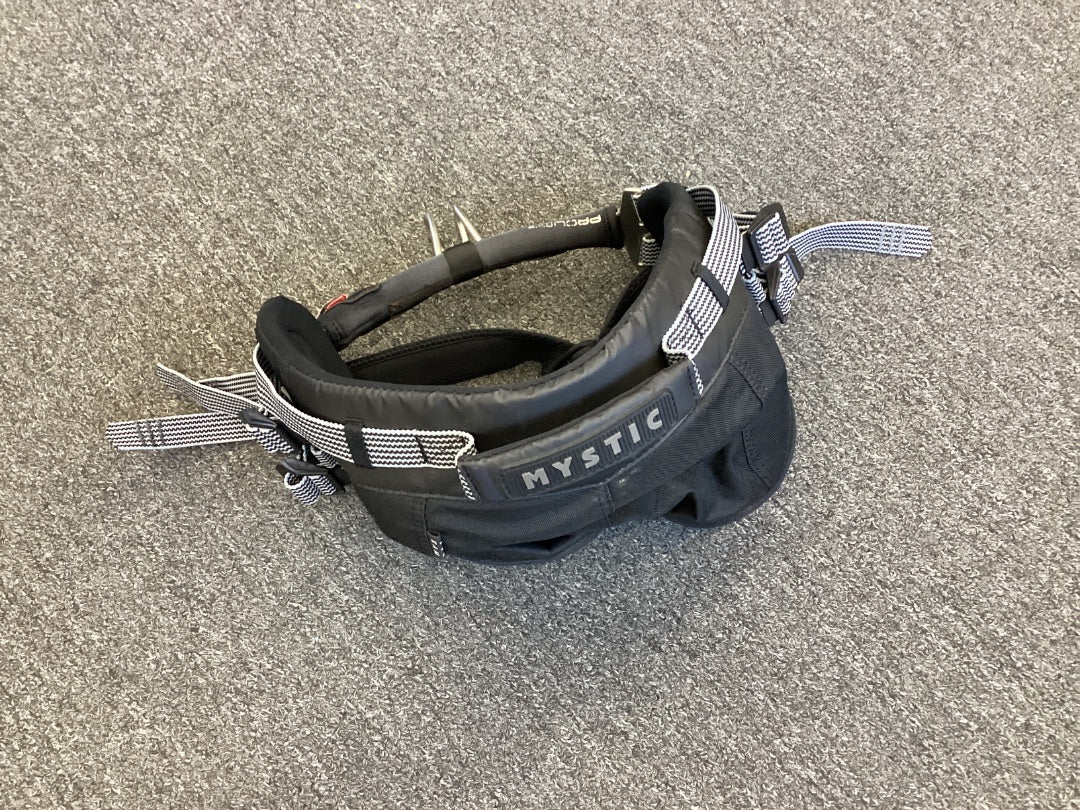 M Mystic Seat Harness,  B Condition