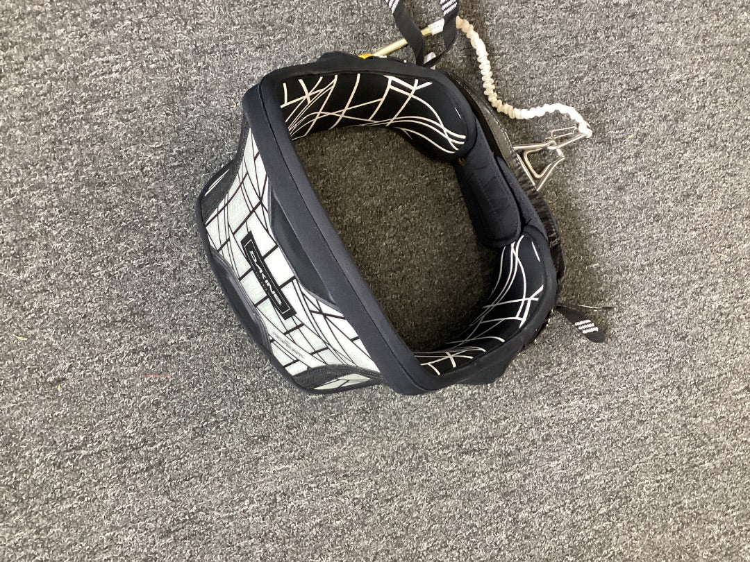 L Dakine Travelight Harness,  B Condition