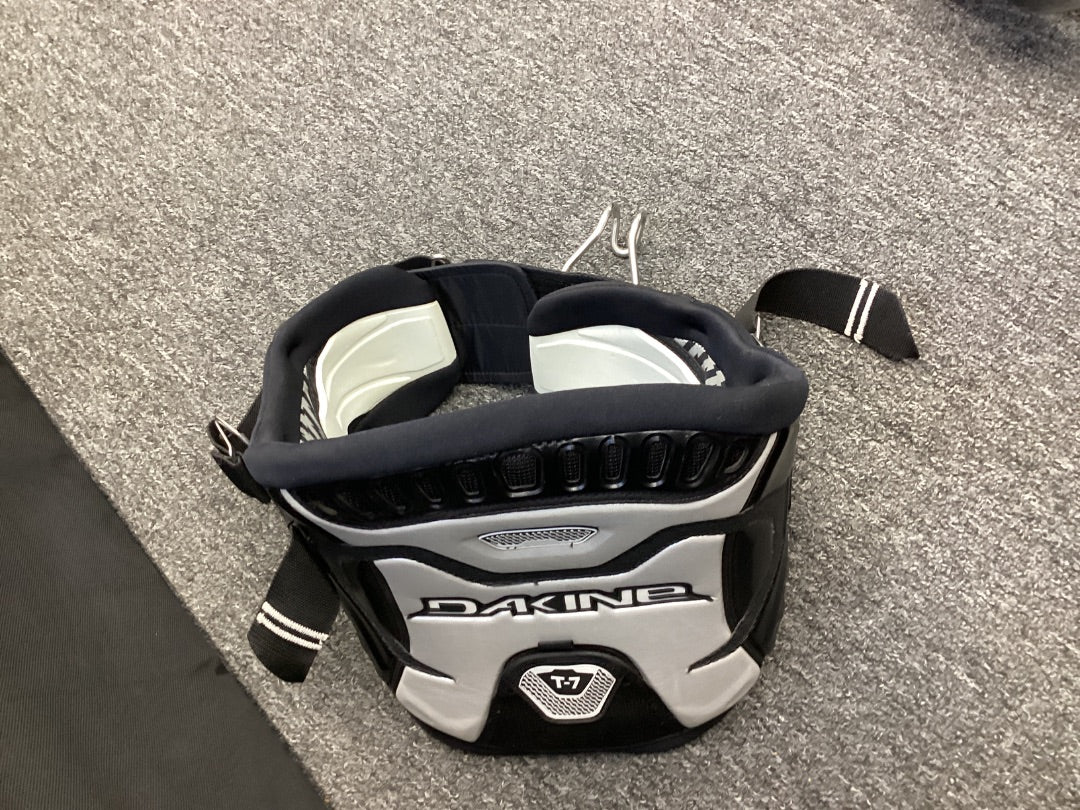 Dakine T-7,  B Condition