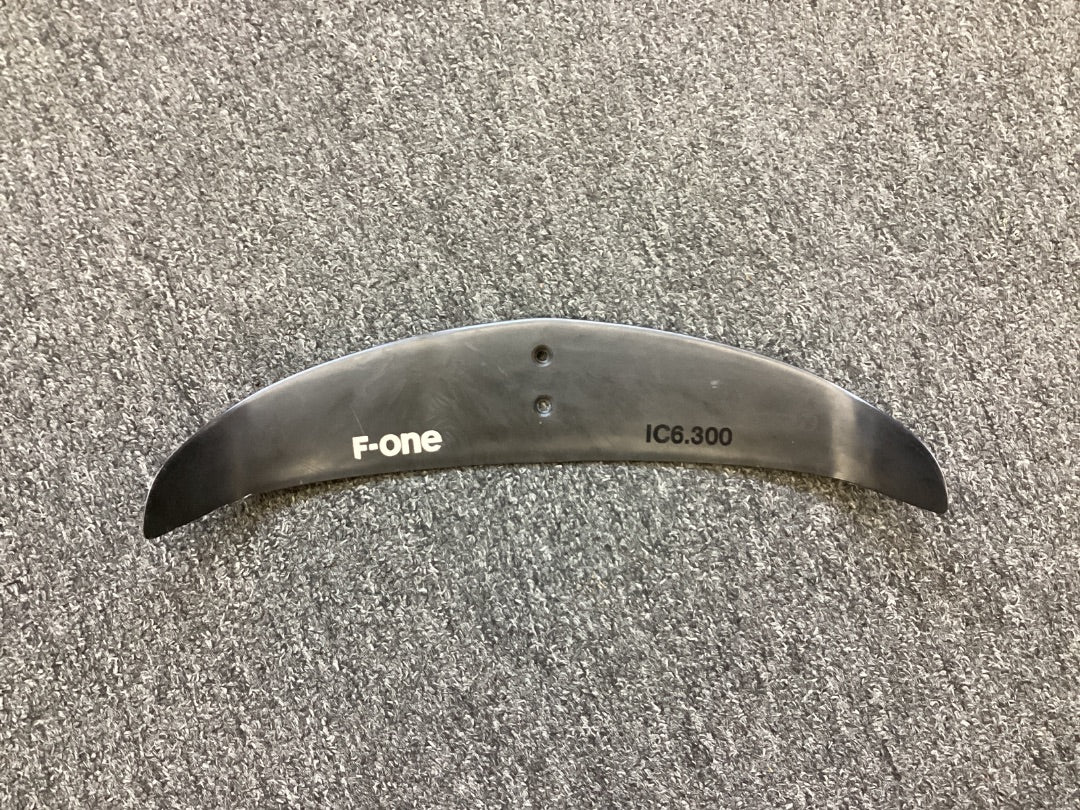 300cm2 F-One IC6.300,  B Condition