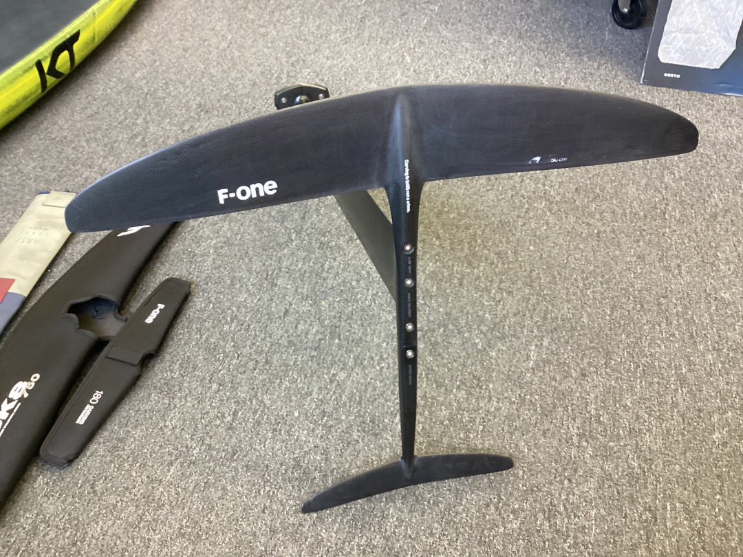 750 SK8 V2 F-One 750 FW, 180 RW, 14mm Carbon Mast,  B+ Condition