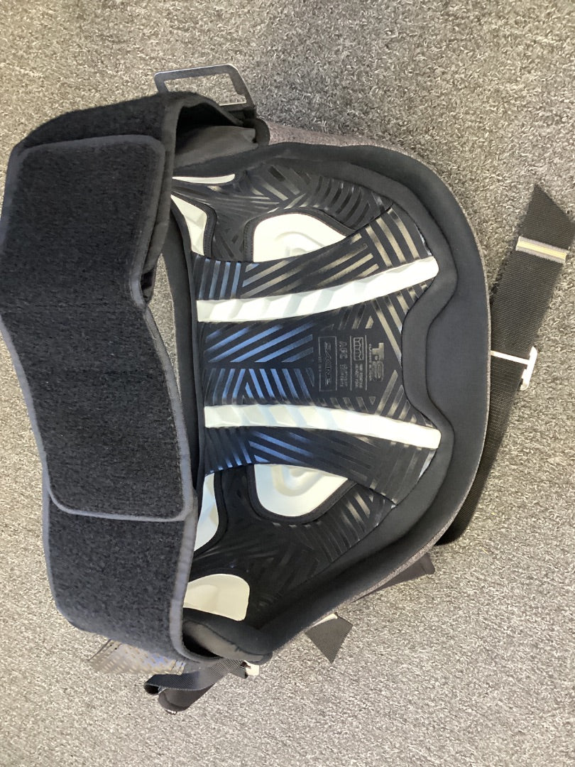 large Dakine T-9,  A- Condition