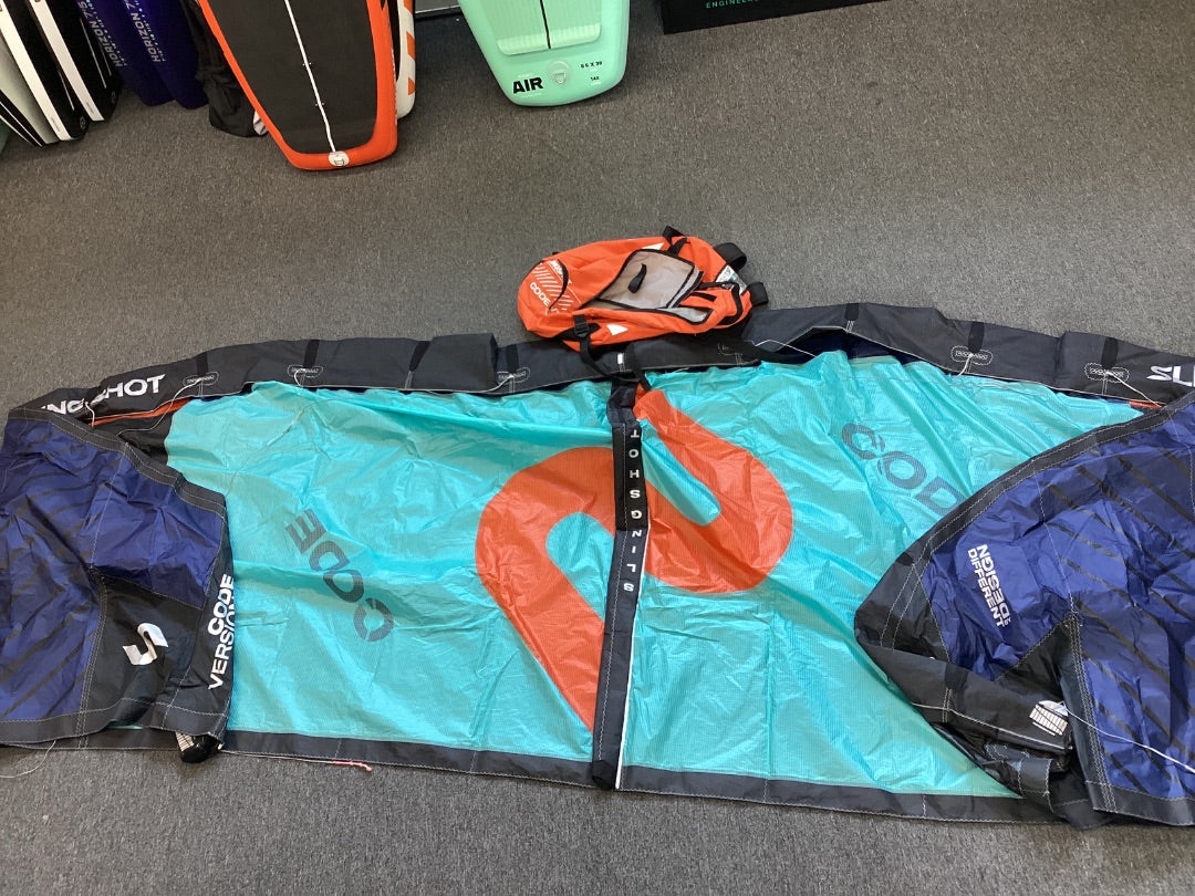 9m Slingshot Code V2,  B+ Condition