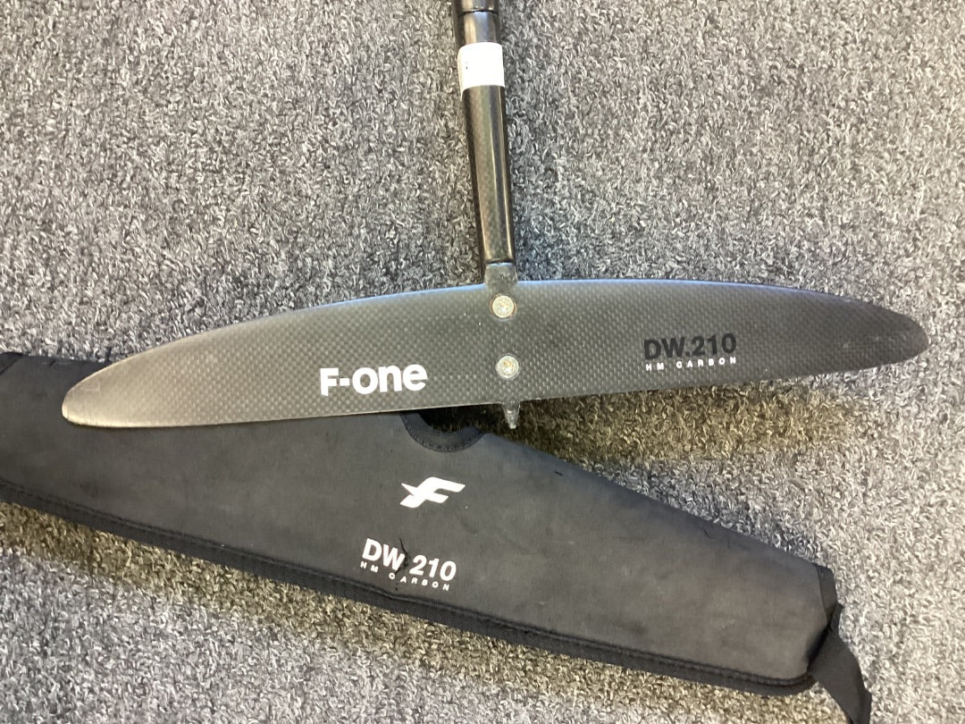790cm2  / 210 DW Tail F-One Eagle,  B Condition