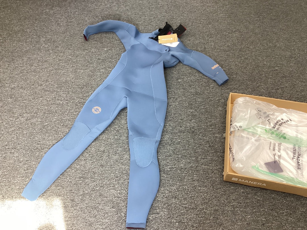 4/3 Womens L Manera Seafarer,  A Condition