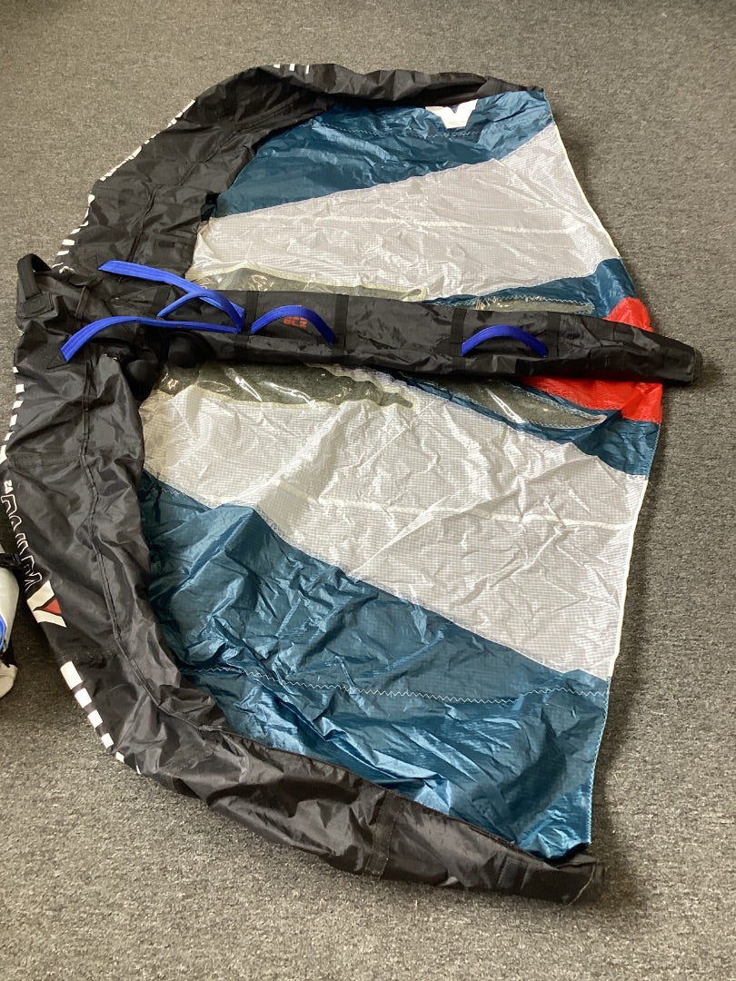 2.5m2 Armstrong V2,  B- Condition