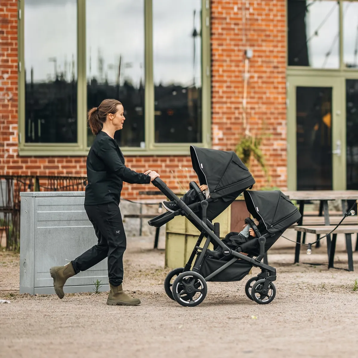 2026 Thule Sleek 2 Sibling Seat