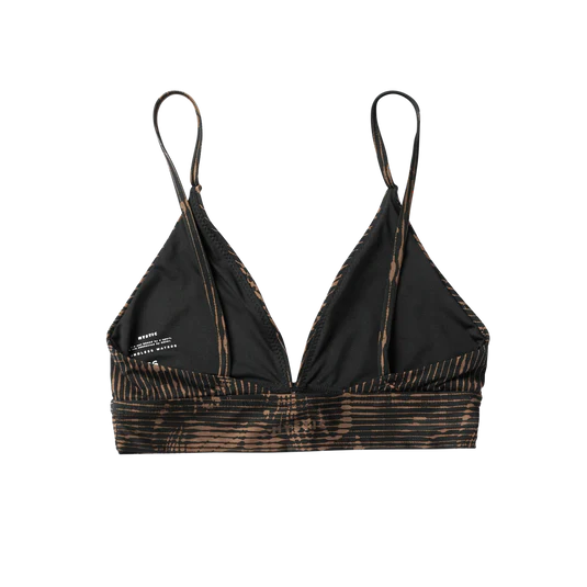 Designed as a versatile baselayer, the Daze Bikini Top provides a snug, second-skin feel, making it suitable for wearing under a wetsuit or for tanning with its minimal coverage. Its practical design is complemented by small Mystic prints, focusing on...