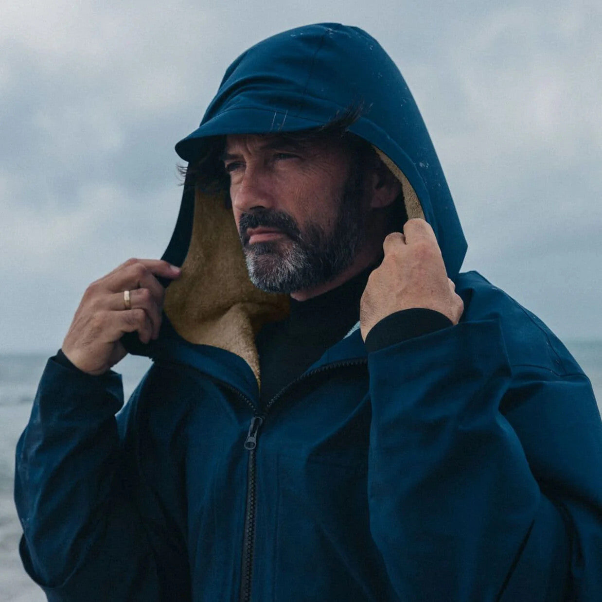 Manera Stormy Poncho 2025